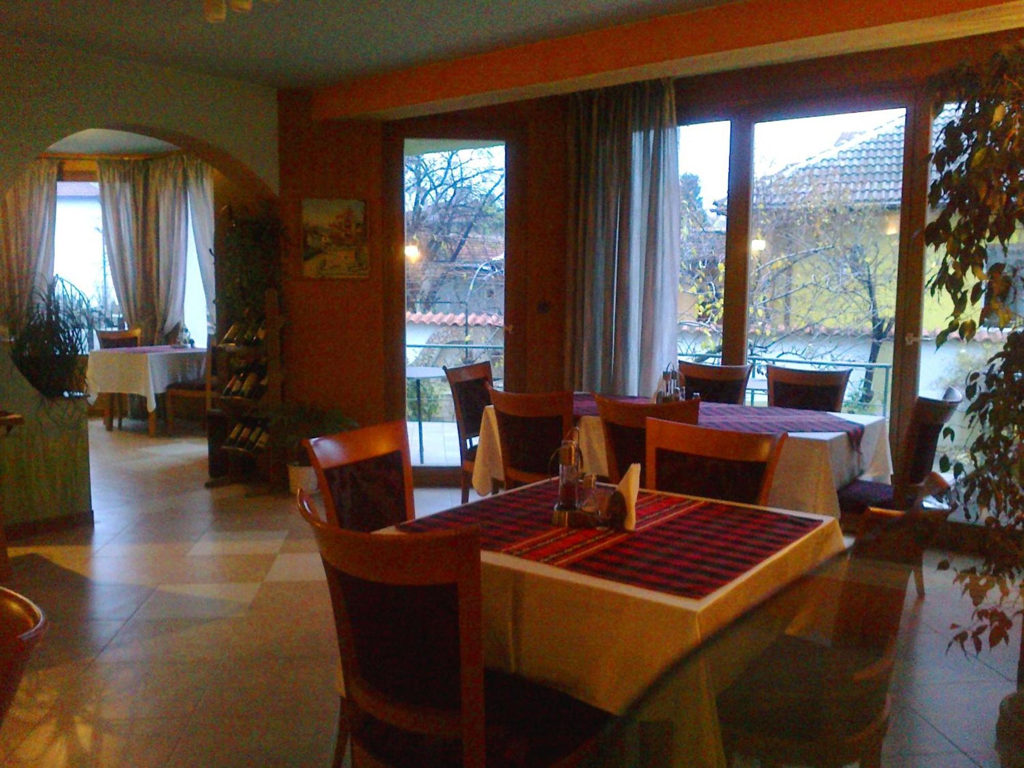 Family Hotel Sonata 萨莫科夫 外观 照片